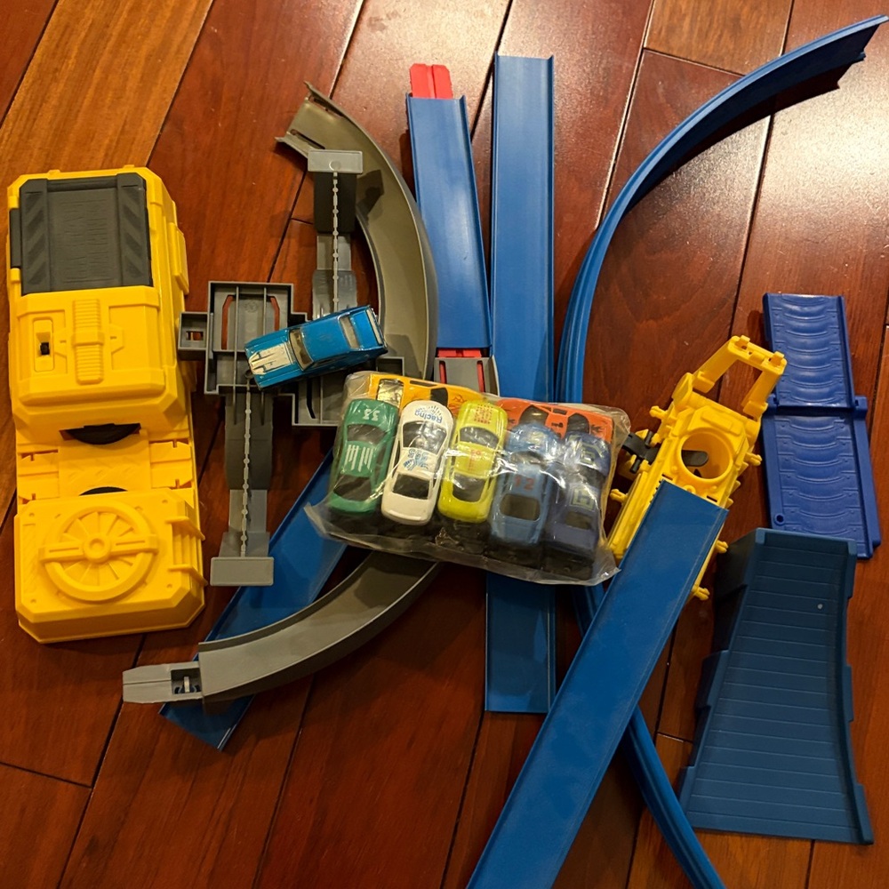Yellow and Blue Construction Toy Set